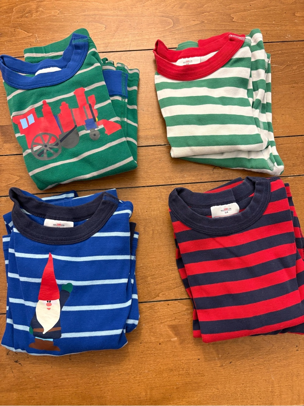 Set of 4 Hanna Andersson kids pajamas size 4